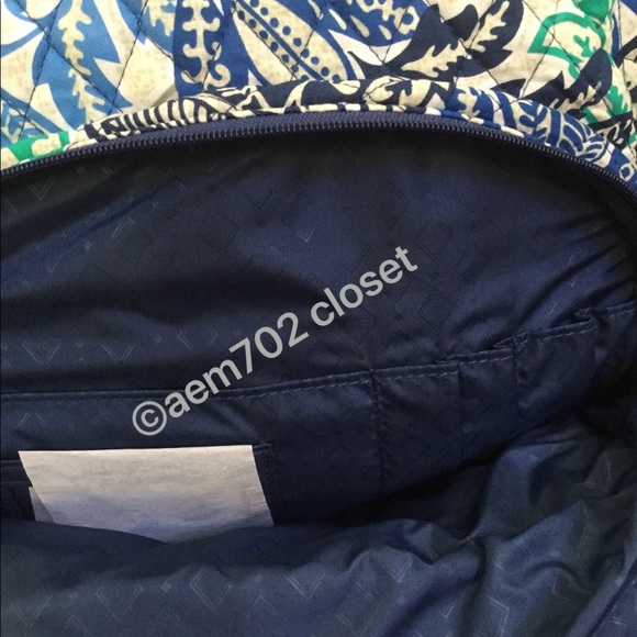NWT VERA BRADLEY ESSENTIAL BACKPACK - Picture 4 of 5